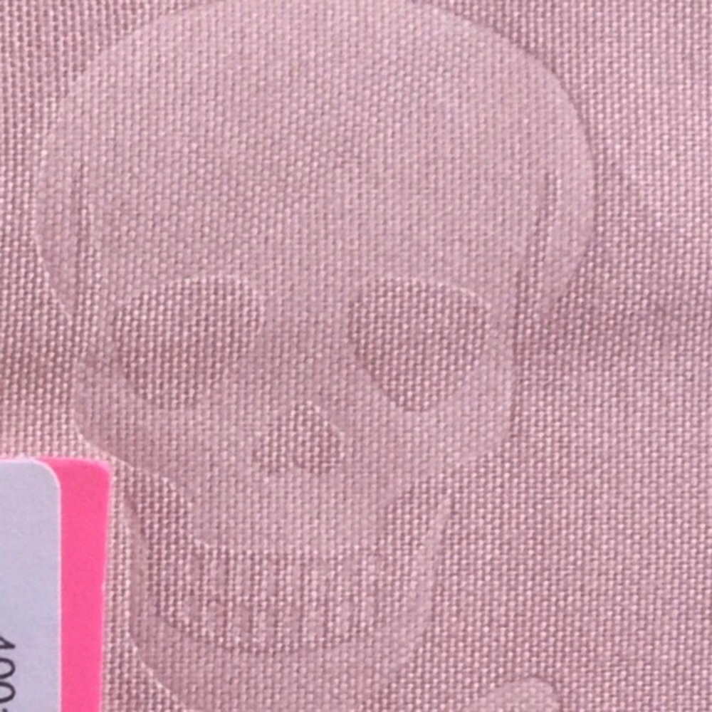 Betsey Johnson Embossed Pink Skull Queen Sheets - Picture 6 of 7